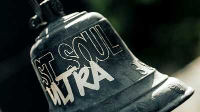 Glocke mit der eingravierten Aufschrift Last Soul Ultra.